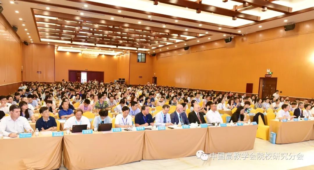 承担了省社科重大招标课题及横向课题的